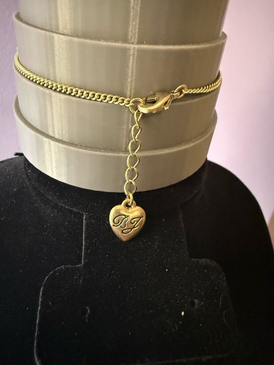 Betsey Johnson Gold-Tone Bracelet with Red Crab Charm. Sea series - Picture 4 of 6